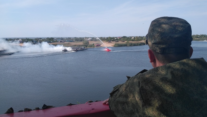 В Волжском в районе речного порта прошли военные учения