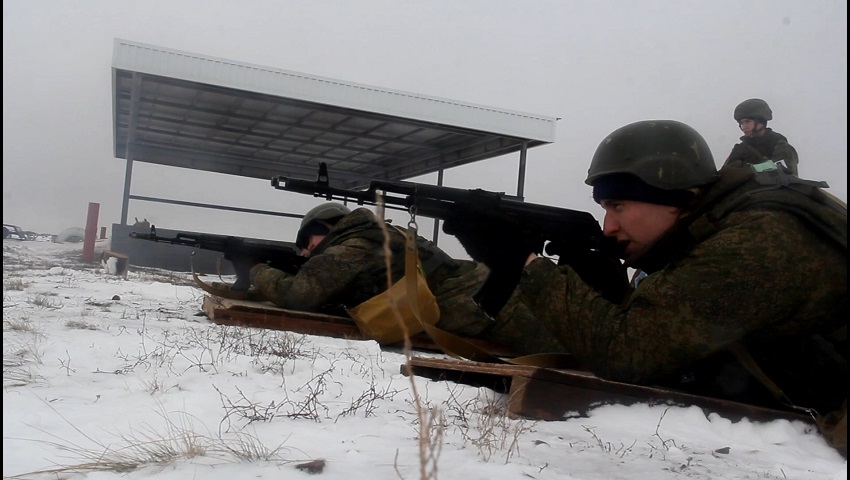 Волгоградские новобранцы испытали свой характер и прошли обкатку танком