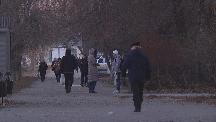 Волгоградцы рассуждают, почему в зарплатном рейтинге они во второй половине