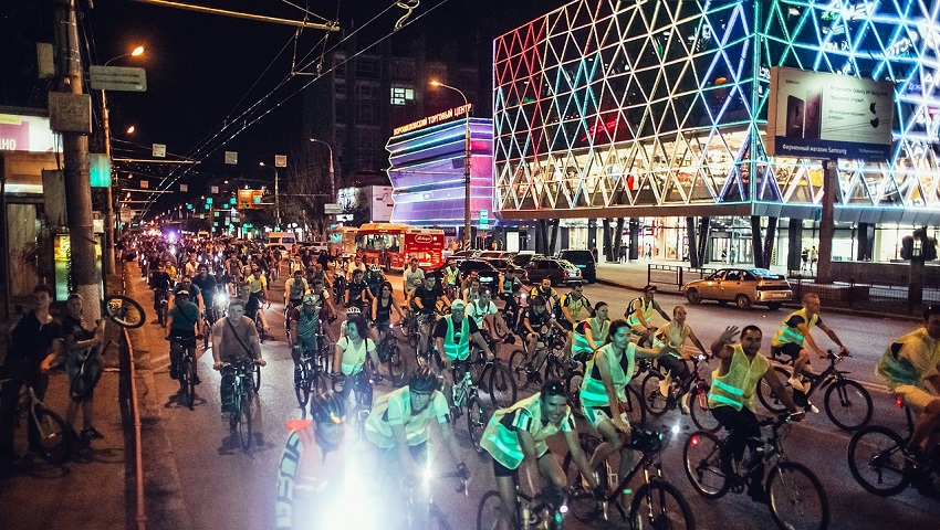 Волгоградские велосипедисты собираются на масштабный ночной велопарад