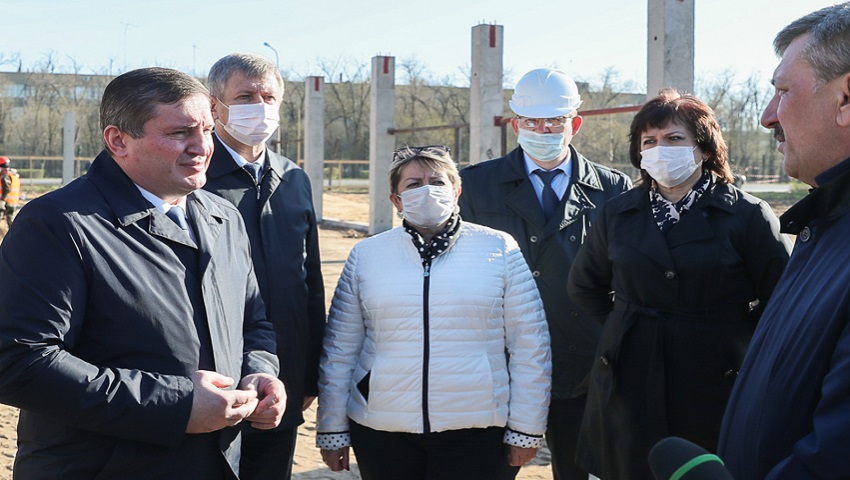 В Волжском в рекордные сроки возводится госпиталь для больных коронавирусом