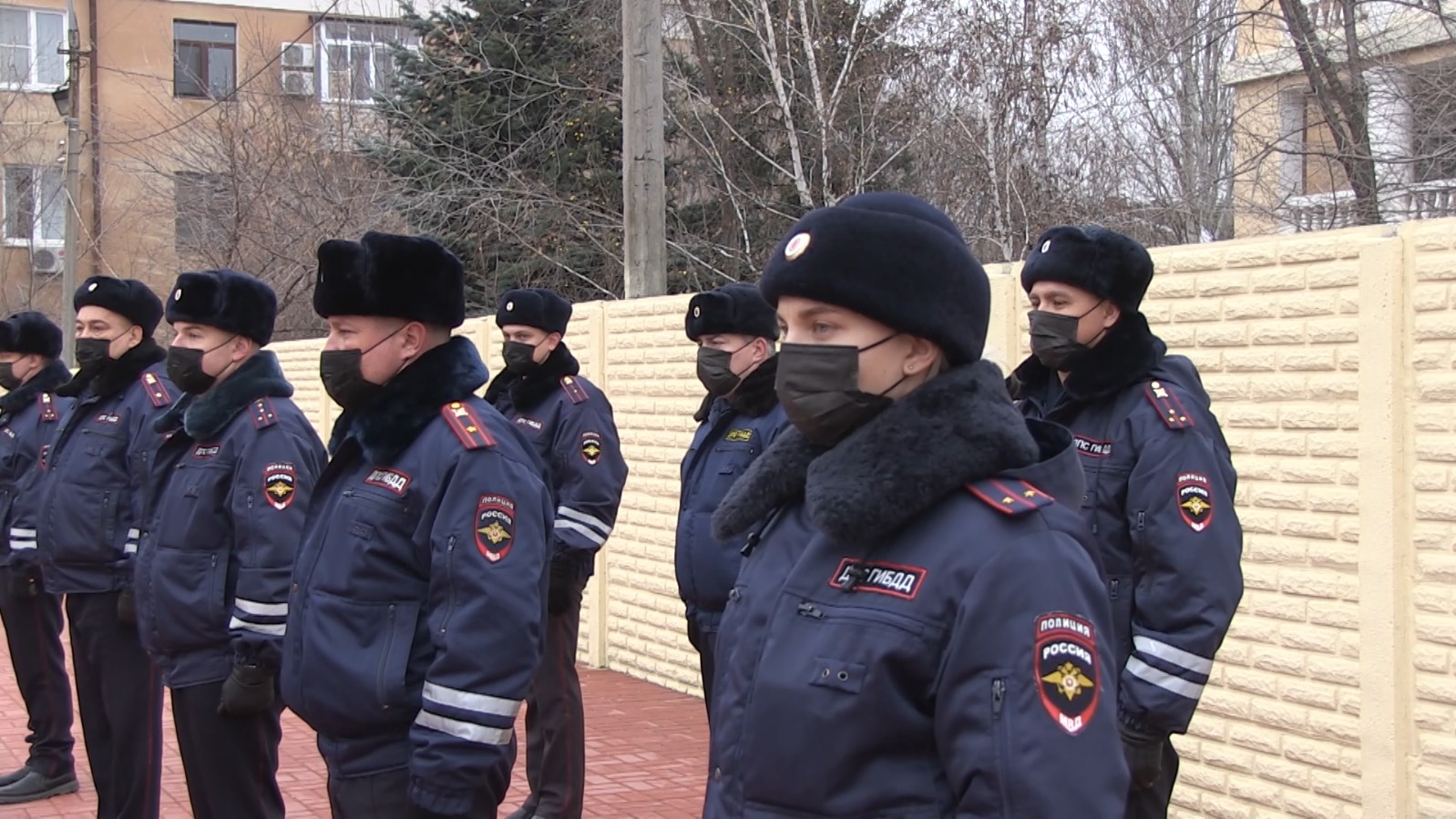 В Волжском наградили единственную в регионе девушку инспектора ГИБДД |  Телеканал “Волгоград 1”