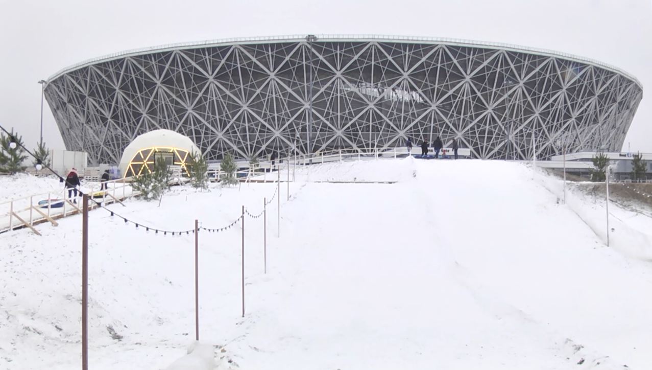 Снежные горки в ЦПКиО Волгограда приняли первых посетителей | 14.12.2021 |  Волгоград - БезФормата