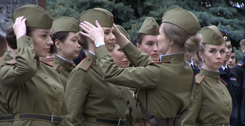 В Волгограде 4 мая состоялась репетиция Парада Победы на площади Павших Борцов