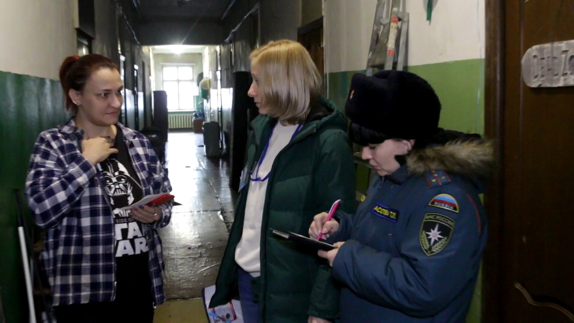 В Волгограде сотрудники МЧС напомнили многодетным семьям правила пожарной  безопасности | Телеканал “Волгоград 1”