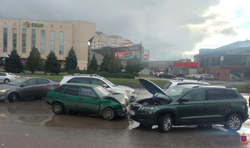 Три человека пострадали в ДТП на юге Волгограда