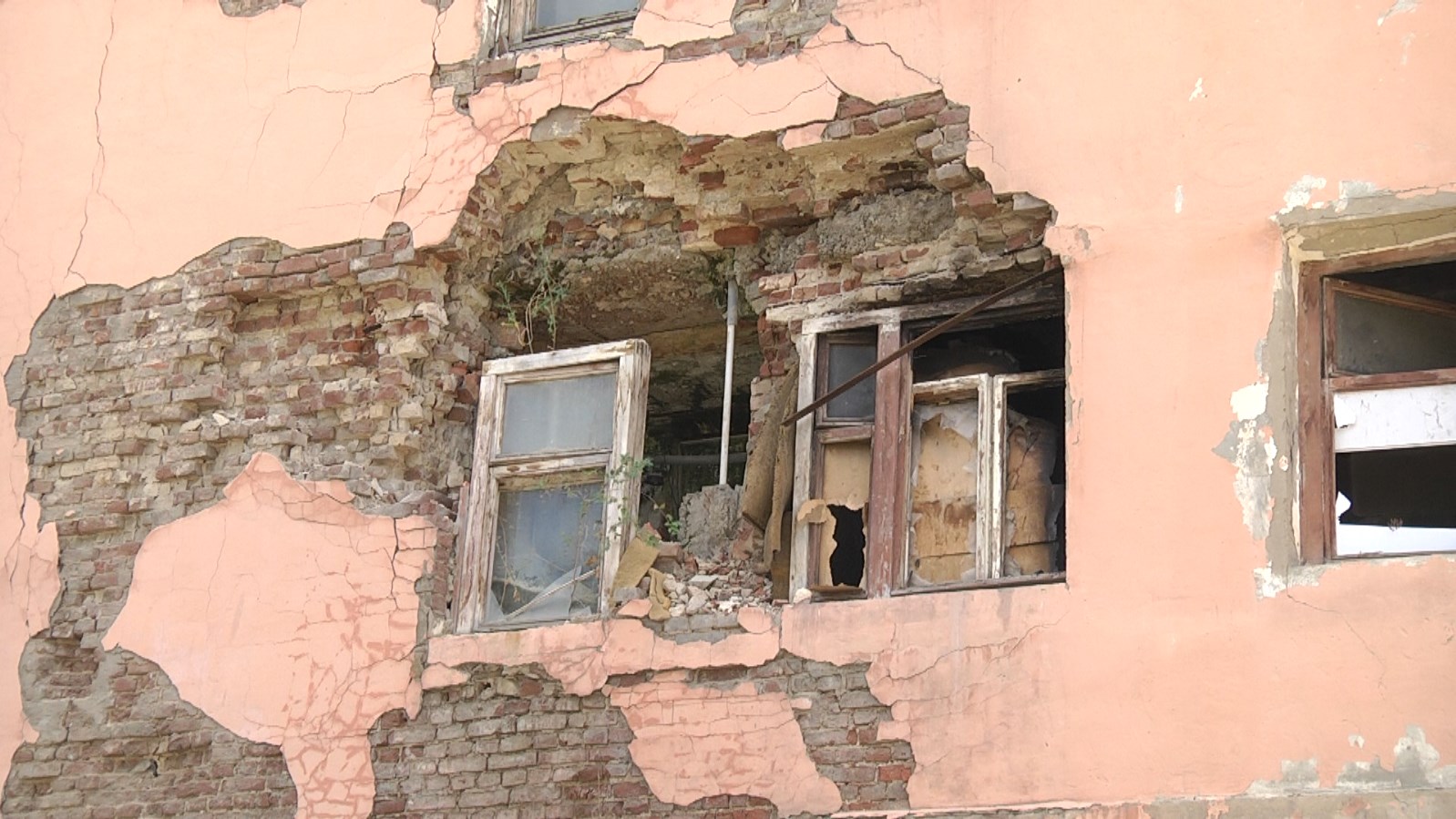 Проблему аварийного жилья в Волгограде покажут на Первом