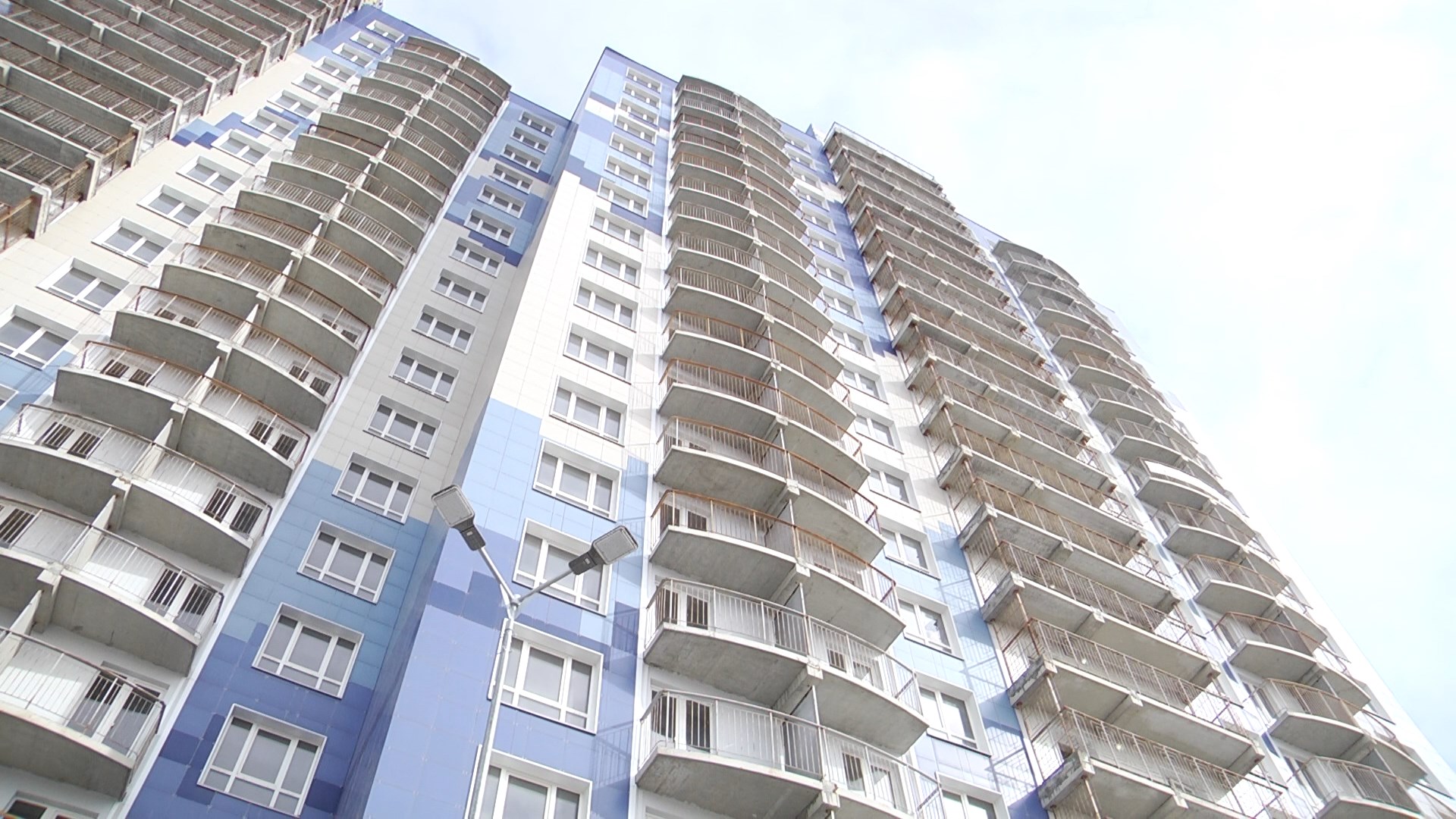 Еще 400 волгоградских семей переехали в новые квартиры