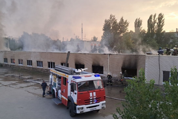 Волгоградские пожарные потушили каток в Кировском районе