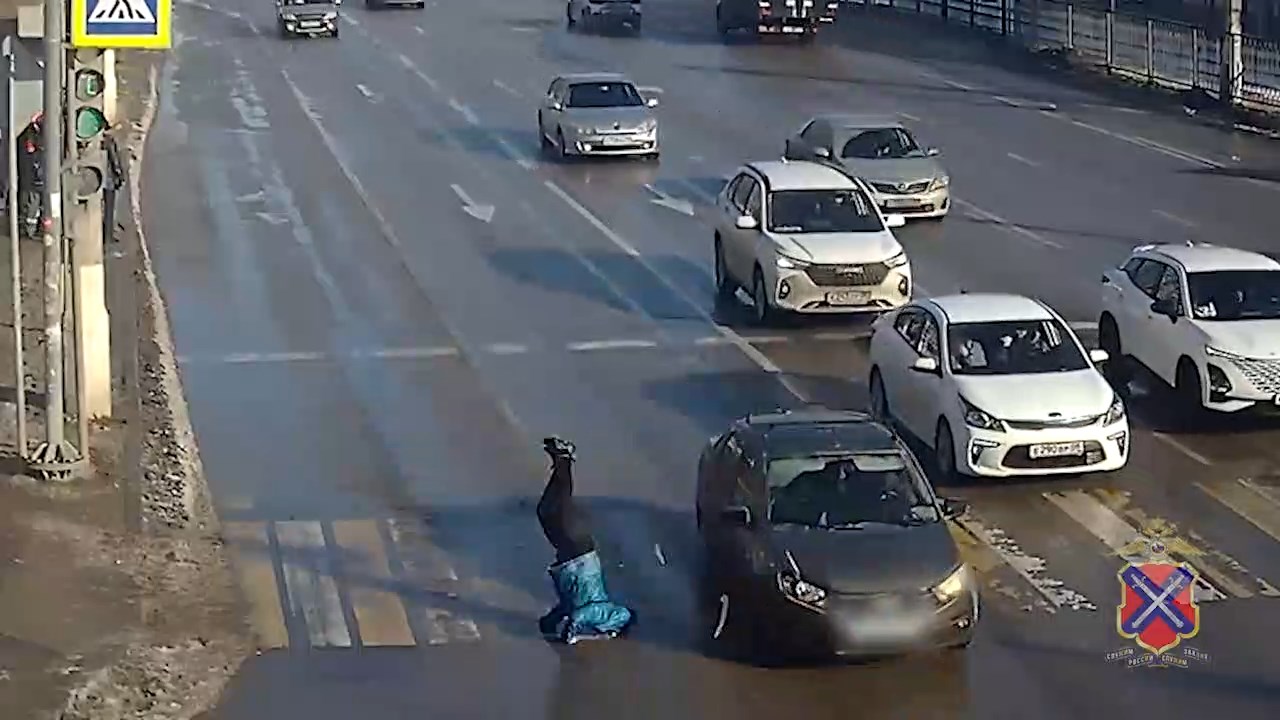 В Волгограде под колеса попал пешеход-нарушитель