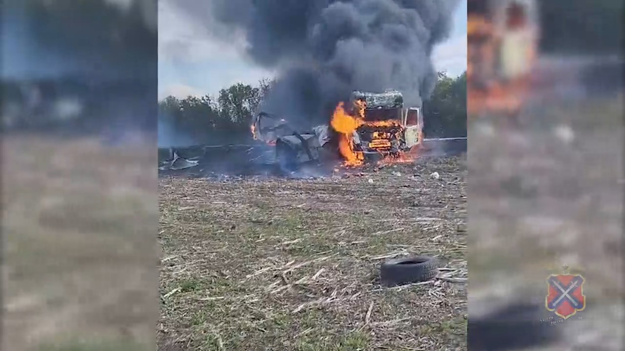 В Волгоградской области столкнулись и загорелись машины