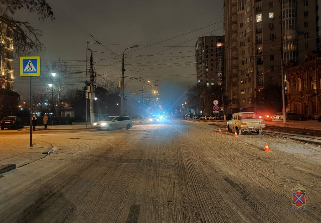 В Волгограде водитель на летней резине сбил пенсионерку