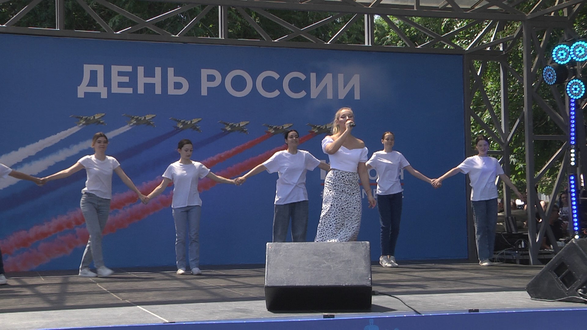 12 июня по Волгограду пронесут 100-метровый флаг