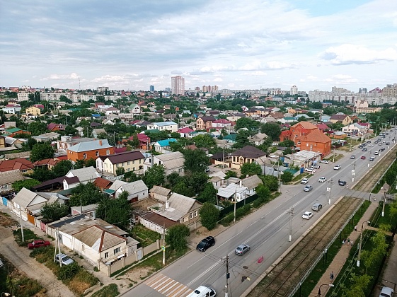 На юге Волгограда снесли три расселенных дома