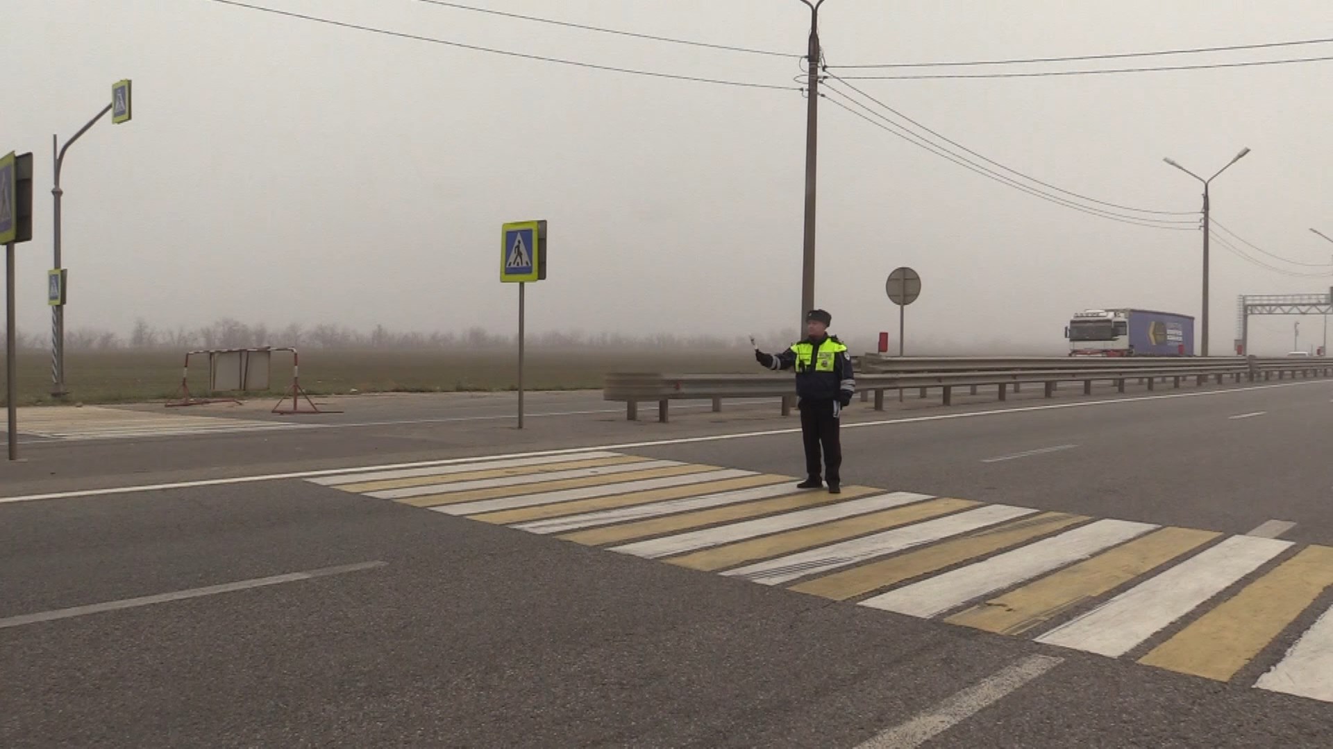 Волгоградские госавтоинспекторы напомнили водителям правила безопасности в непогоду