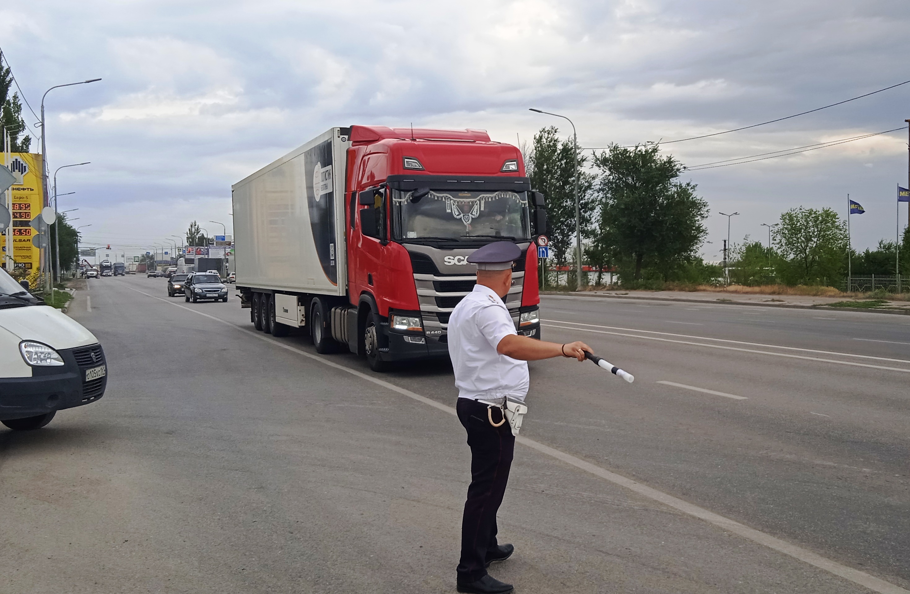 В Волгограде водители большегрузов получили штрафы