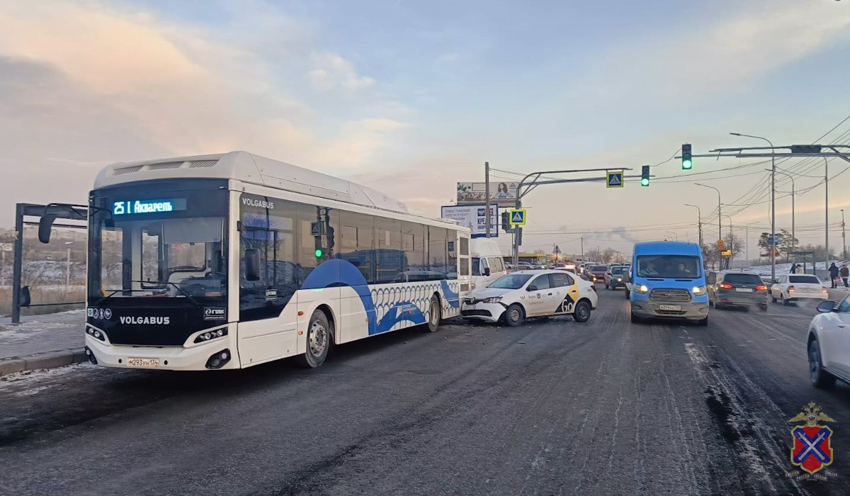 В Волгограде нарушение ПДД стало причиной двух аварий