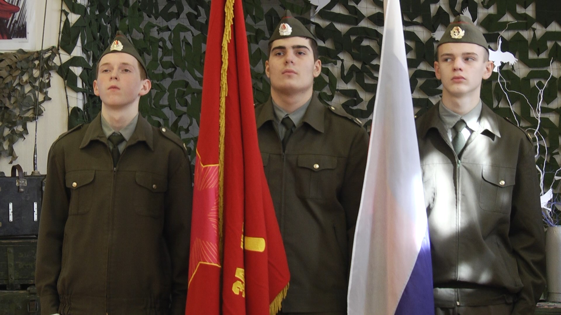 Волгоградские кадеты торжественно вступили на Вахту памяти у Вечного огня