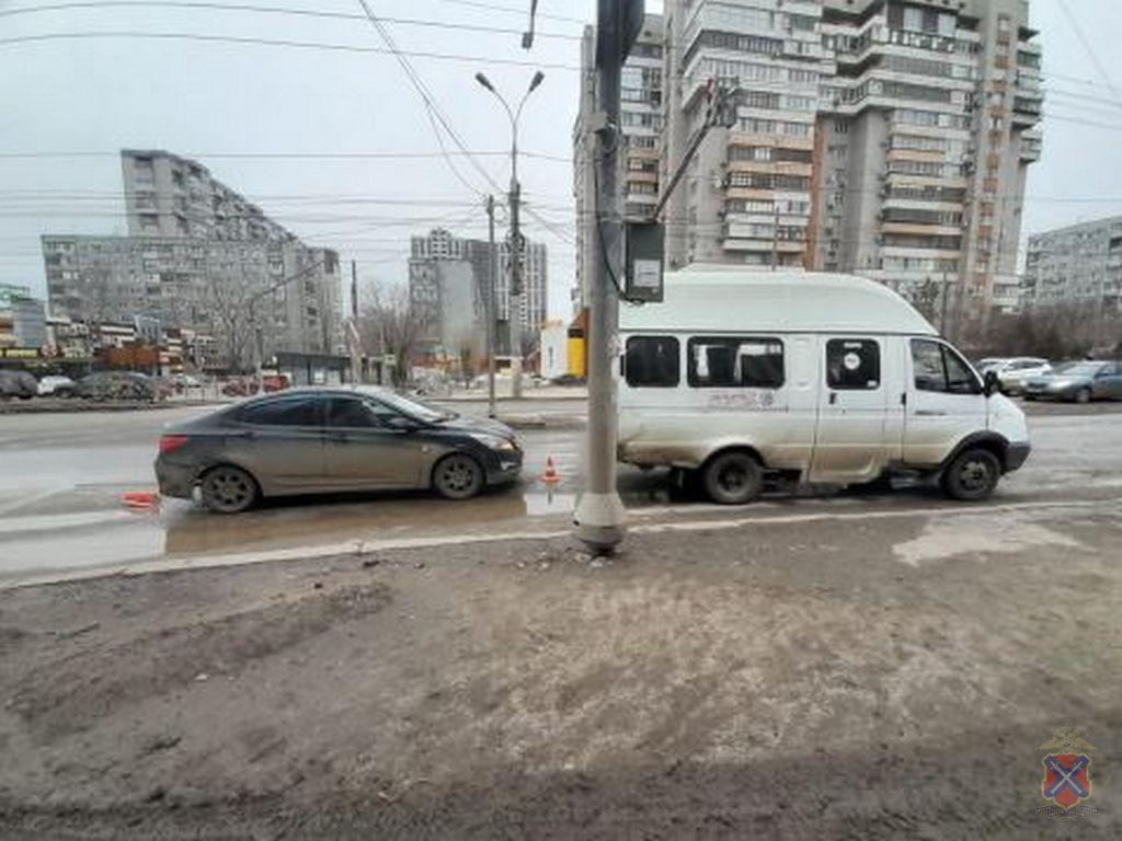 20 марта в Волгограде в авариях пострадали три человека