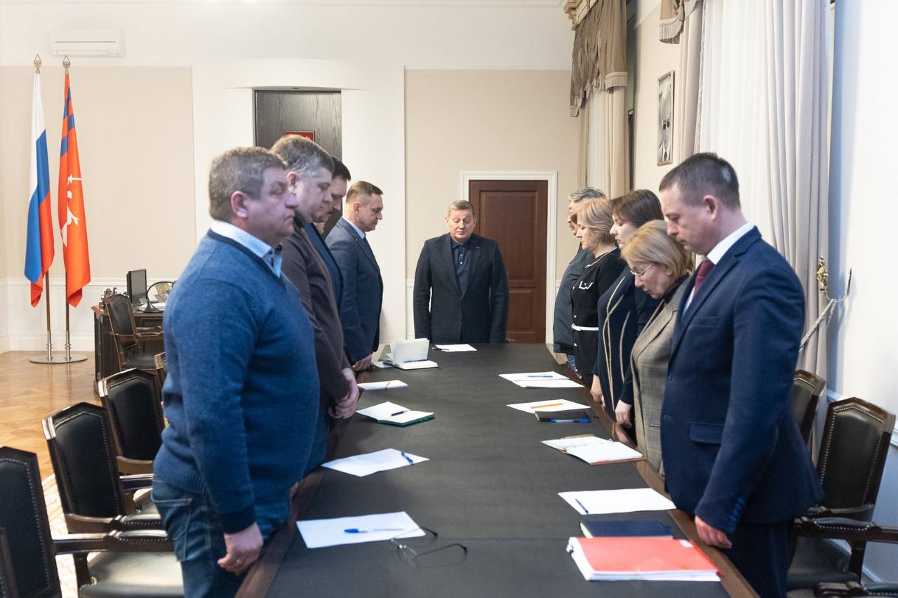 Губернатор Волгоградской области ночью провел срочное оперативное совещание