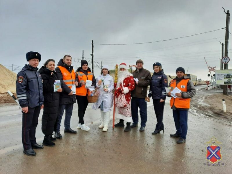 Волгоградцам напомнили о ПДД при движении на жд переезде