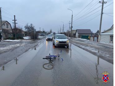 2 февраля в Волгоградской области в авариях пострадали 2 пешехода и 1 велосипедистка