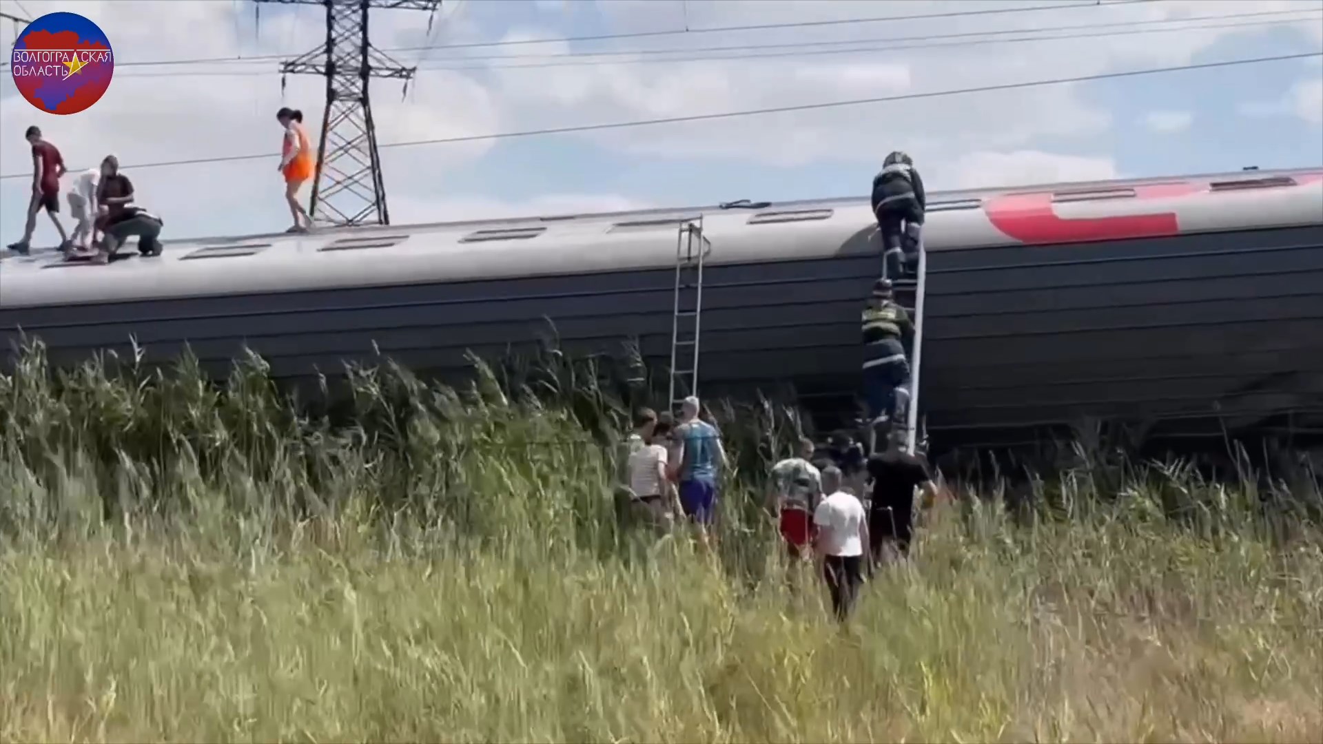 В Волгоградской области продолжают оказывать помощь пострадавшим при сходе поезда