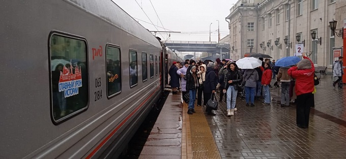 На туристическом поезде в Волгоград приехали 200 школьников из Ульяновска
