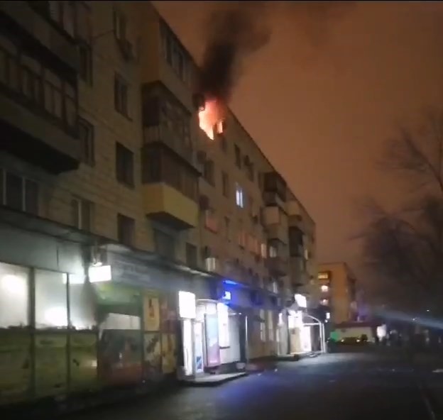 В Волжском ликвидировали возгорание на улице Пионерской