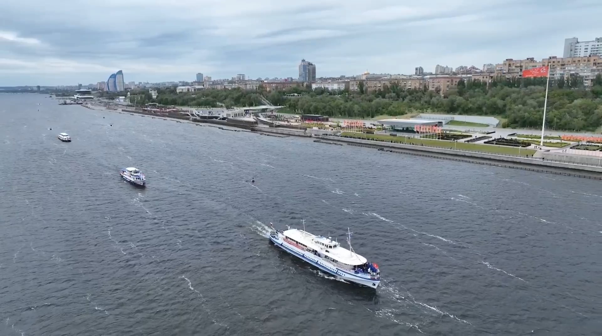 Первый бессмертный полк прошел в