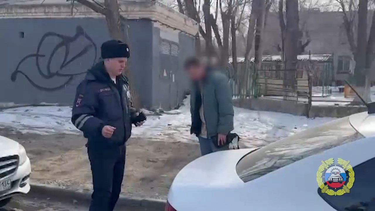 Волгоградские полицейские установили личность водителя, сбившего пенсионерку