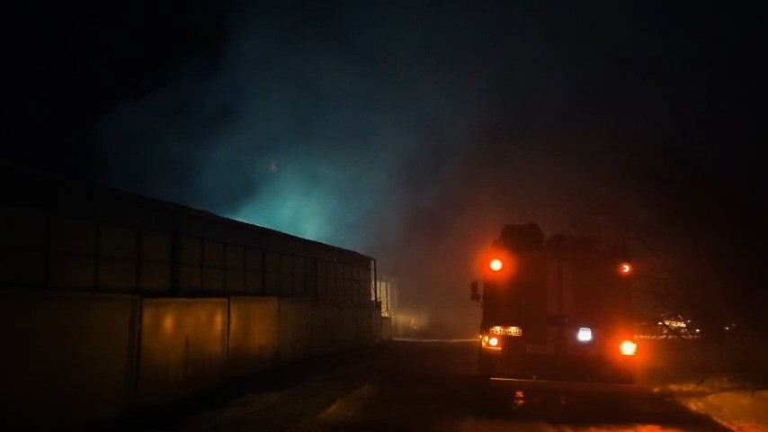 В Волгограде потушили пожар на складе