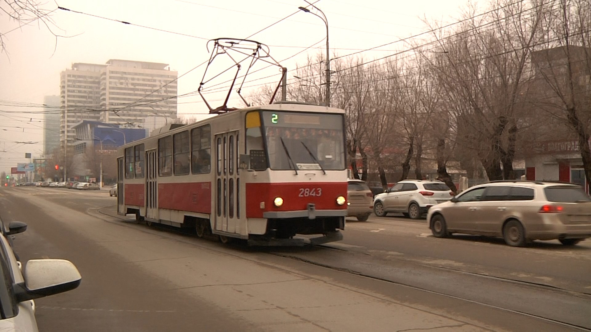 В Волгограде движение трамваев остановил сошедший с рельс вагон