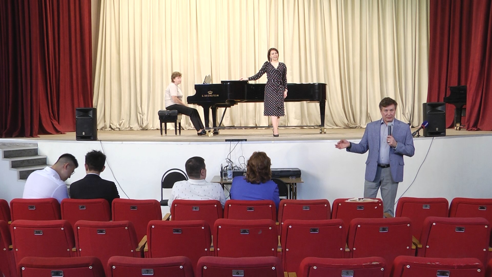 Дмитрий Вдовин провел мастер-класс для студентов волгоградской консерватории