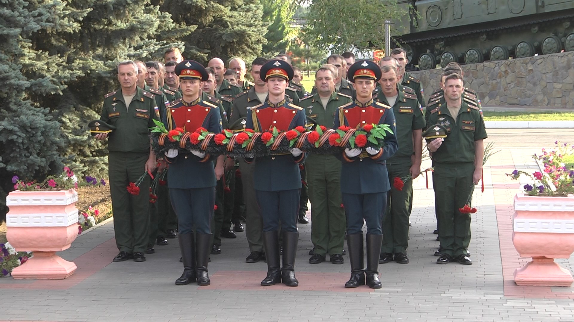 В Волжском состоялось открытие памятника воинам России
