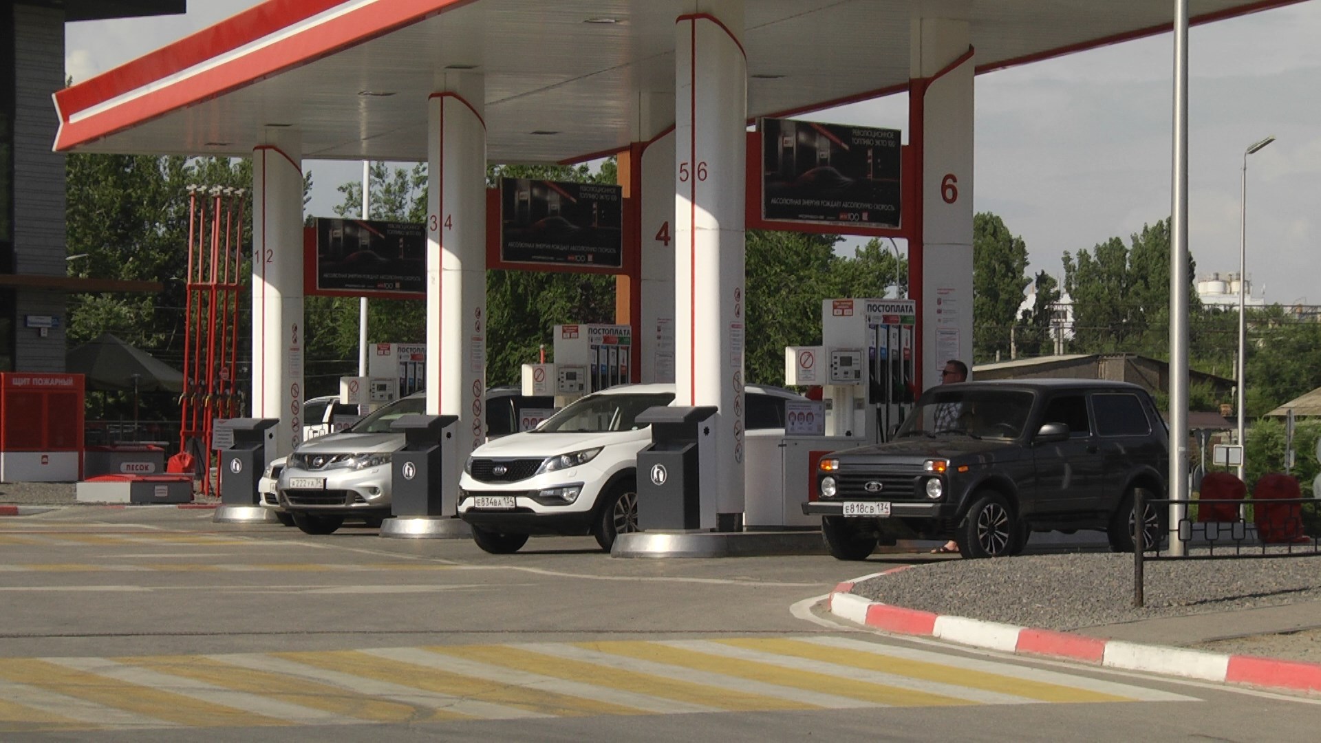 В Волгограде снова повысились цены на все виды топлива